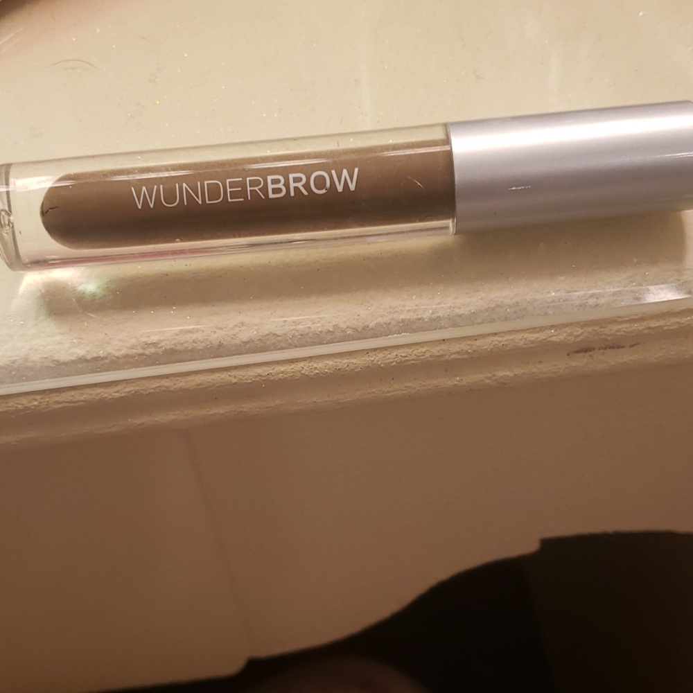 Auburn Wunderbrow